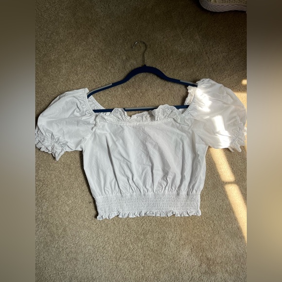 White puffy crop top - Picture 1 of 2